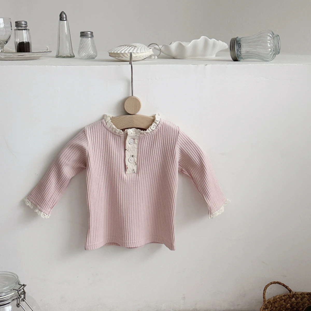 أزياء الخريف لحديثي الولادة ملابس الفتيات المريحة بلون الدانتيل وأكمام طويلة عصرية قابلة للتنفس للأطفال البنات على الطراز الكوري