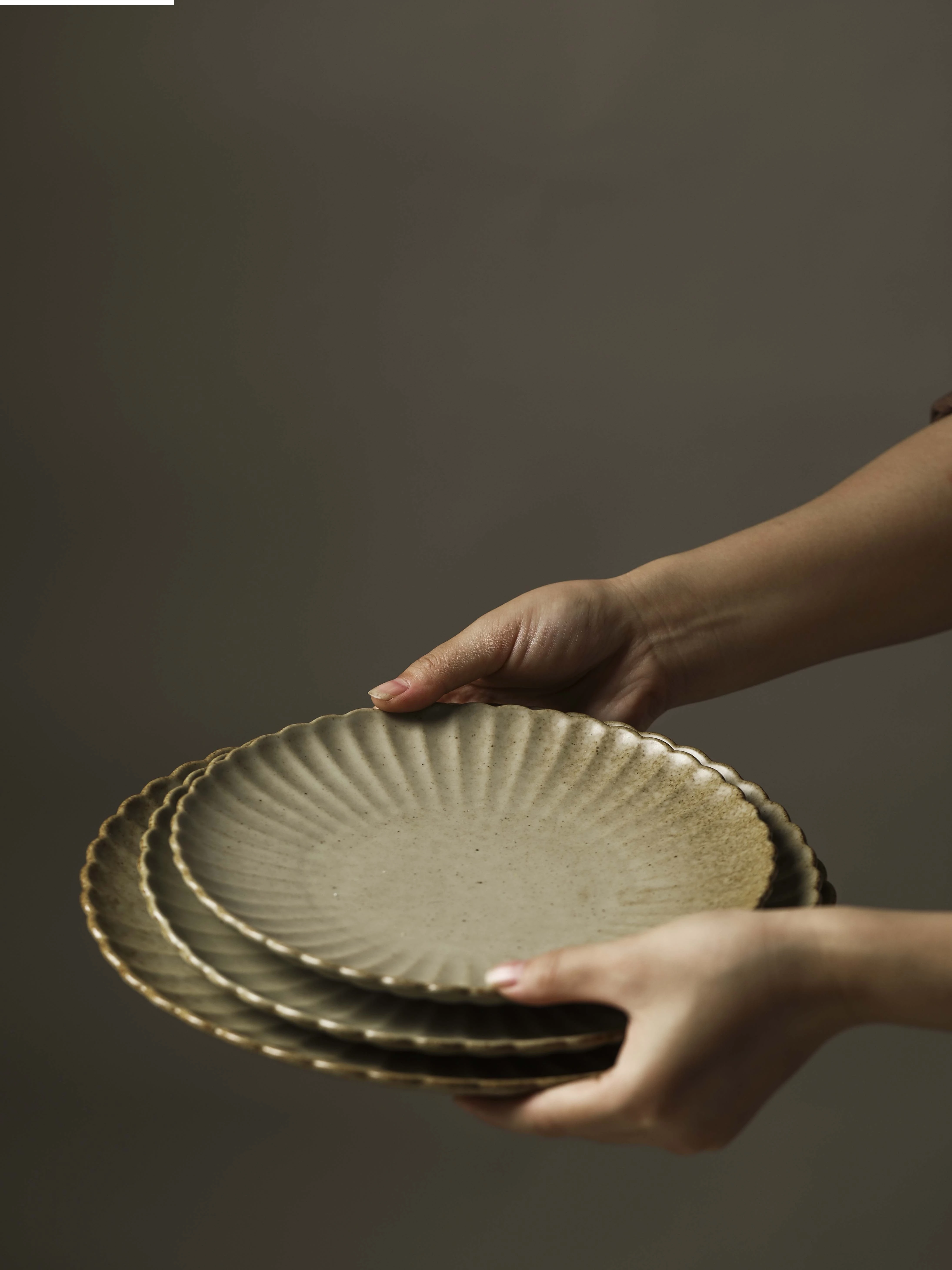 

Керамическая посуда, тарелка, ужин, арт-ресторан, мелкий