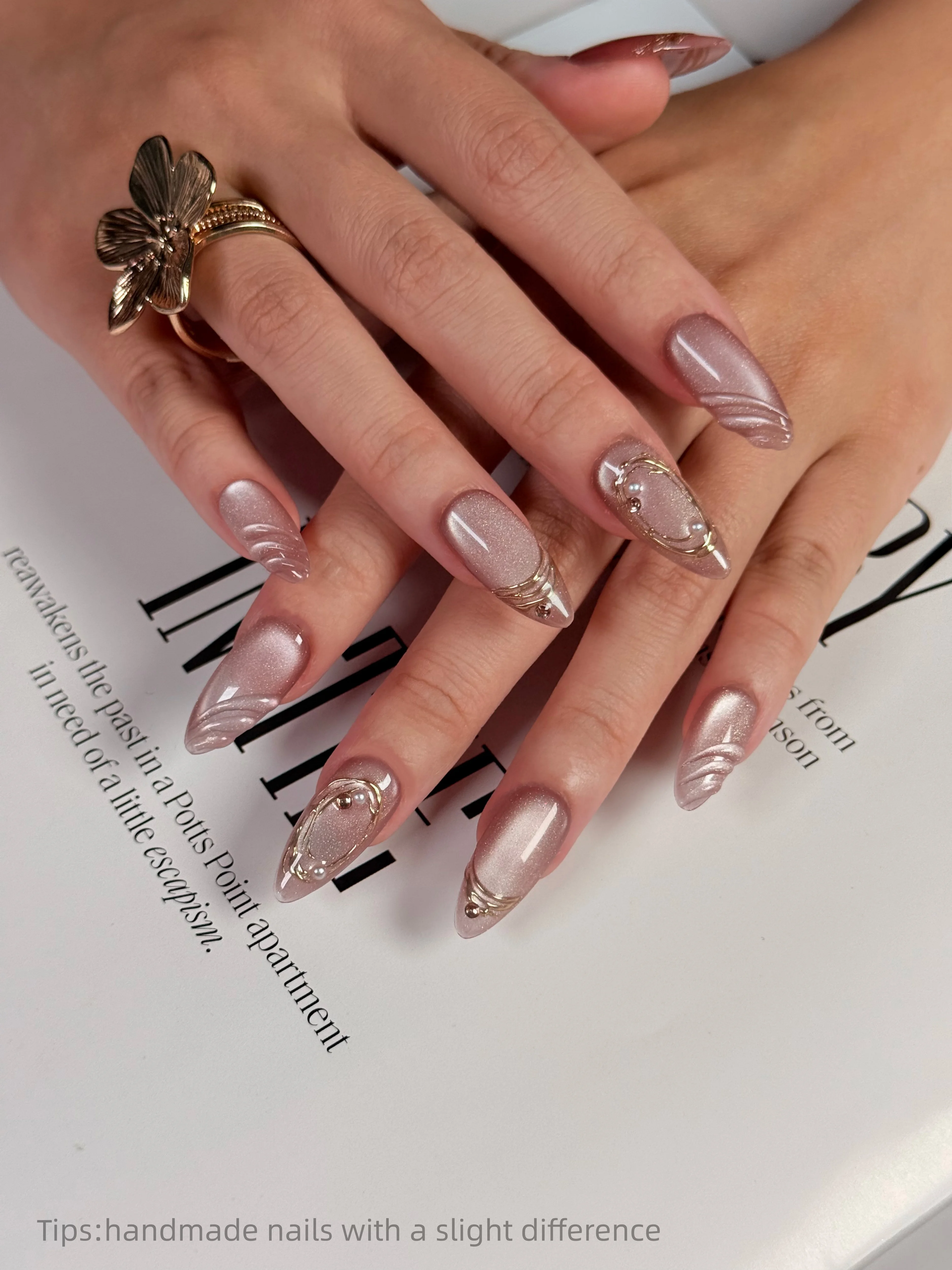 10 Stück handgemachte glänzende rosa Gold Gel Linie Perle Press on Nails Mandel lange volle Abdeckung tragbare wiederverwendbare koreanische süße falsche Nägel