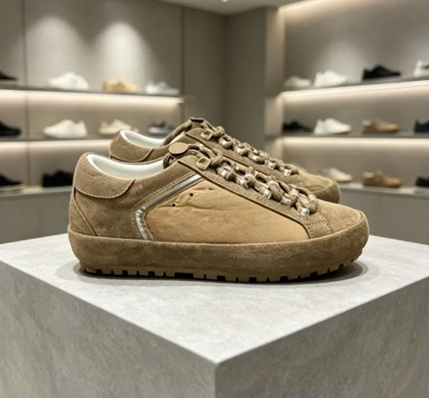 Women's distressed casual sneakers, height-increasing dirty style skate shoes retro low-top flats with comfort.