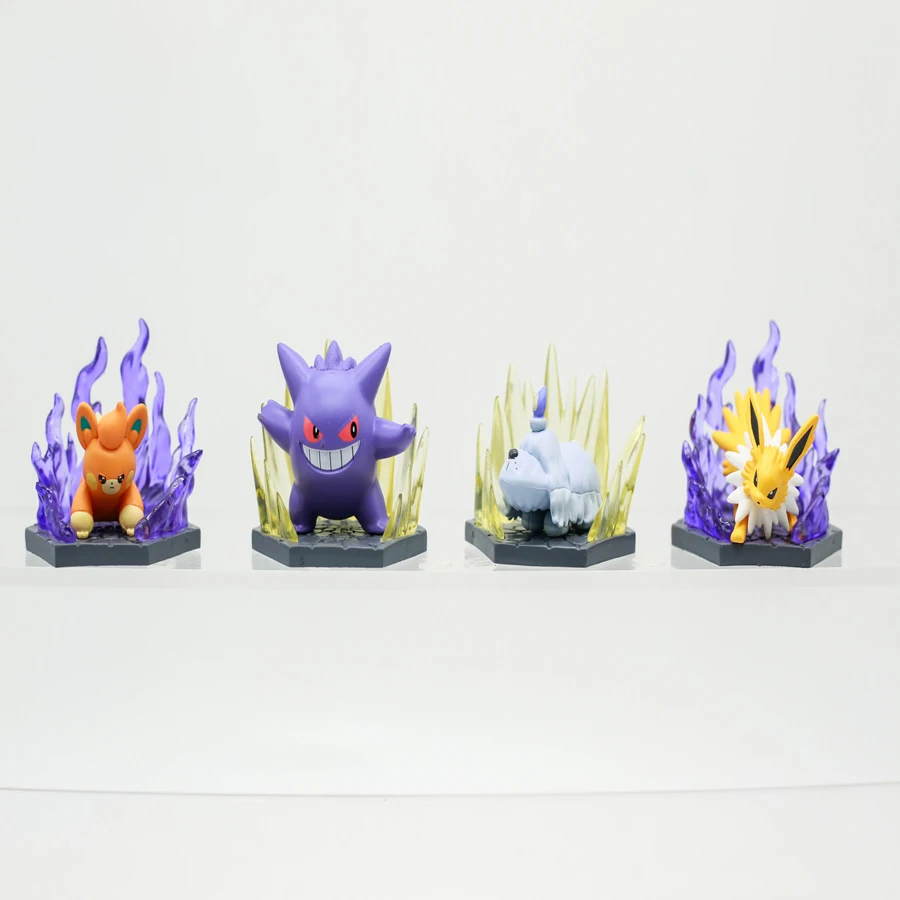 

Новый оригинальный Pokemon Battle Scene Gengar Eevee Ghost Type Vs Electric Type Модные игрушки Аниме Мультфильм Декор для рабочего стола Подарок на день рождения