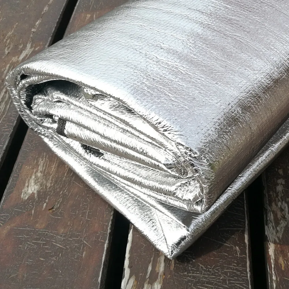 Dampproof Picnic Blanket Extra Large Portable Camping Mat Waterproof Aluminum Foil Backing for Family Outdoors 200x120cm Easy