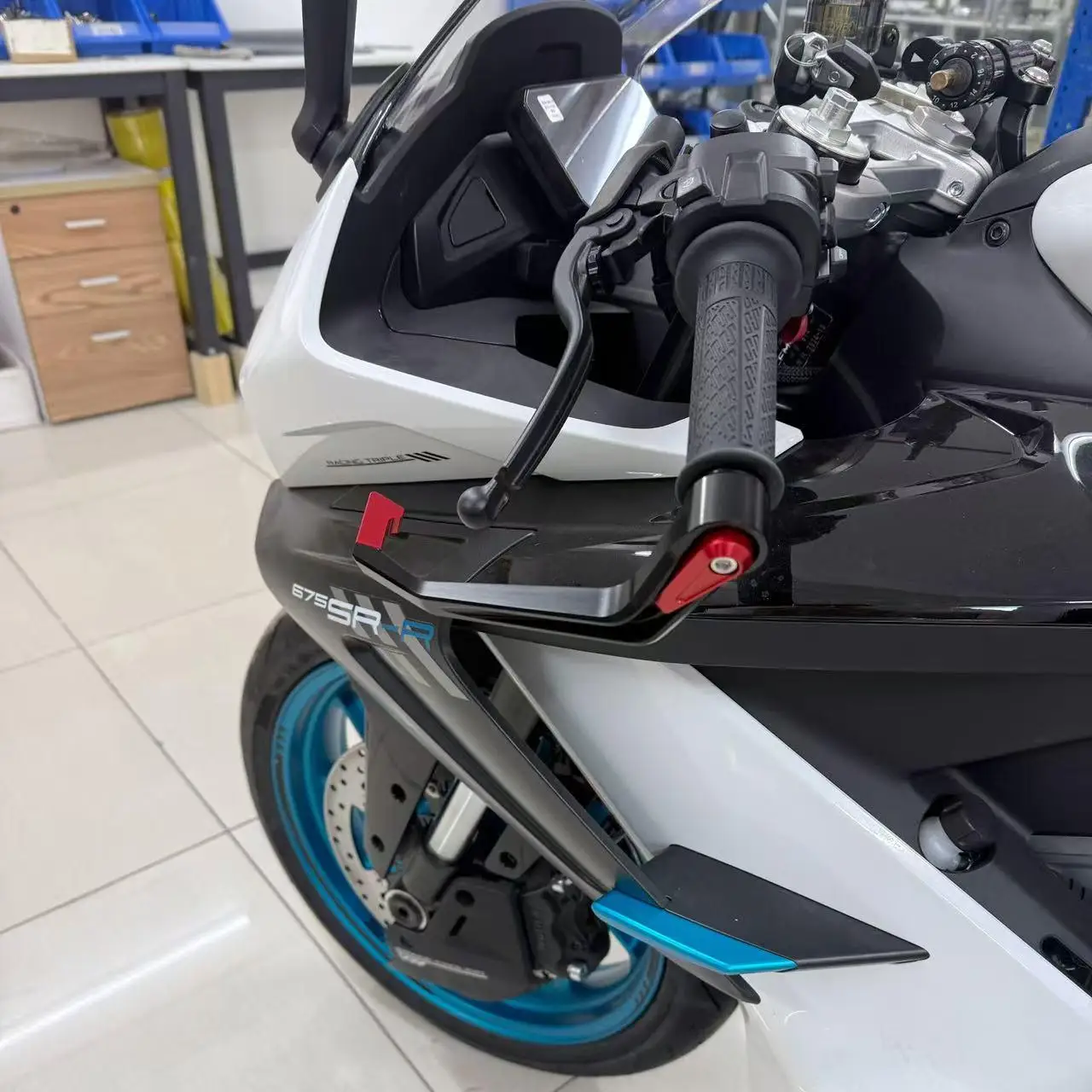 

Для CFMOYO 675SR 500SR 450SRS алюминиевый сплав мотоциклетная тормозная муфта поручня профессиональная модифицированная гоночная защита поручня