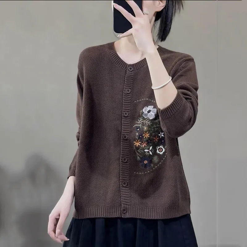 

Вязаный кардиган с круглым вырезом и вышивкой, на одной пуговице, в стиле ретро, универсальный, свободного кроя, весна-осень 2026, хлопковая вязаная куртка