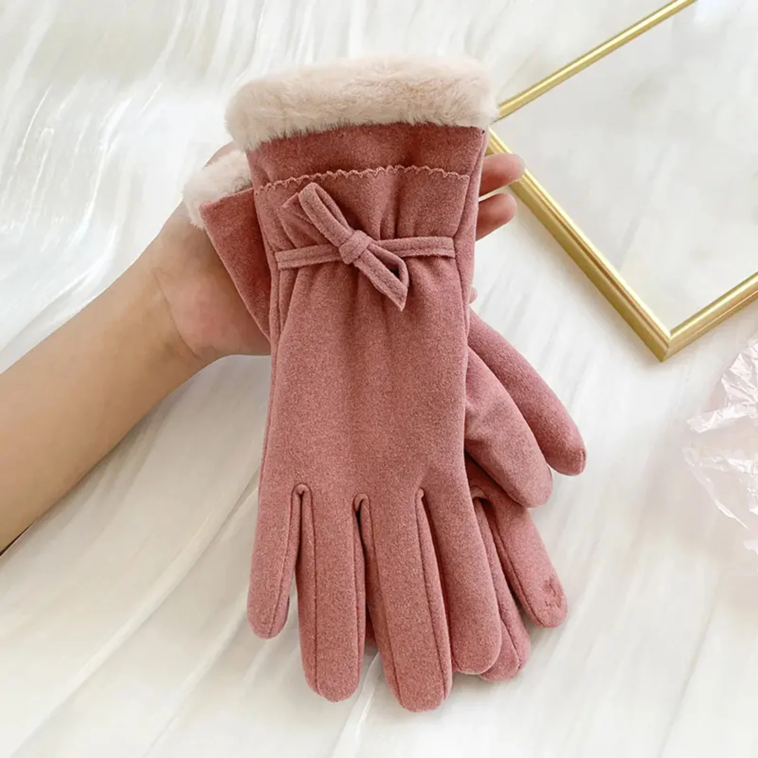 Stylish Ladies Fashion Bow Gloves for Women - Warm Fleece Mittens for Outdoor Activities - Ideal for Riding and Driving in Cold 