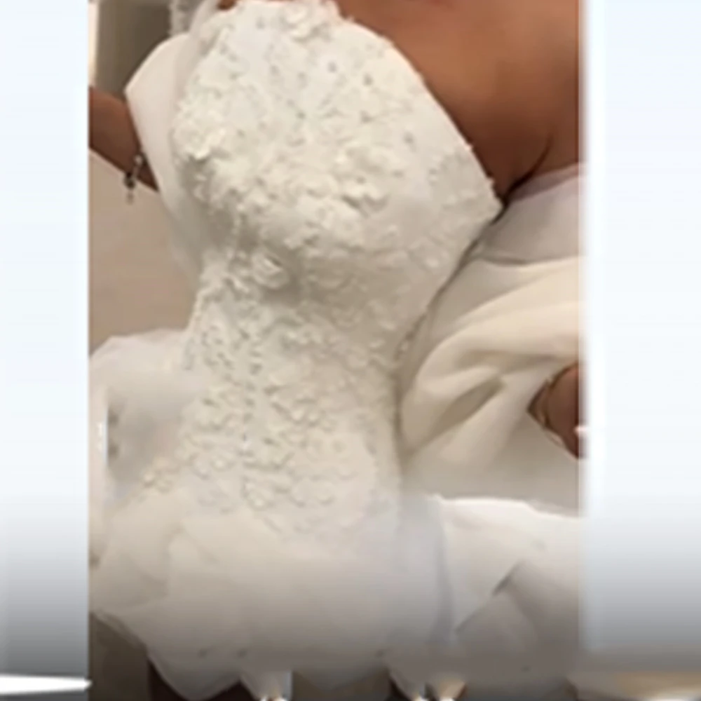Maßgeschneidertes Cocktailkleid, kurzes Mini-Cocktailkleid für Damen, trägerloses Etuikleid mit Applikationen, formelles Hochzeits- und Partykleid mit Schleppe