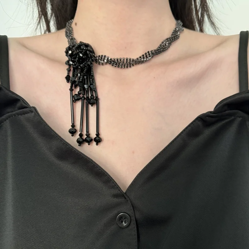 

DUTRIEUX Charm Punk Retro Black Crystal Flower Tassel Lockbone Chain Necklace Women's Dark Gothic Style Choker Elegant Jewelry