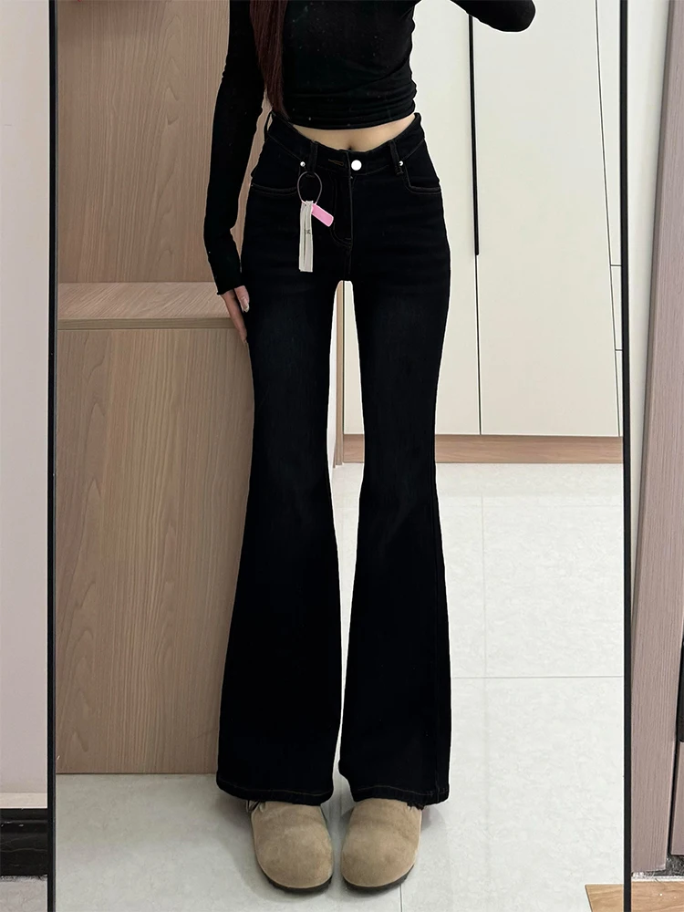 Calças Jeans Pretas de Cintura Alta com Boca de Sino para Mulheres Plus Size Estilo Slim Fit em Forma de V Moda Coreana