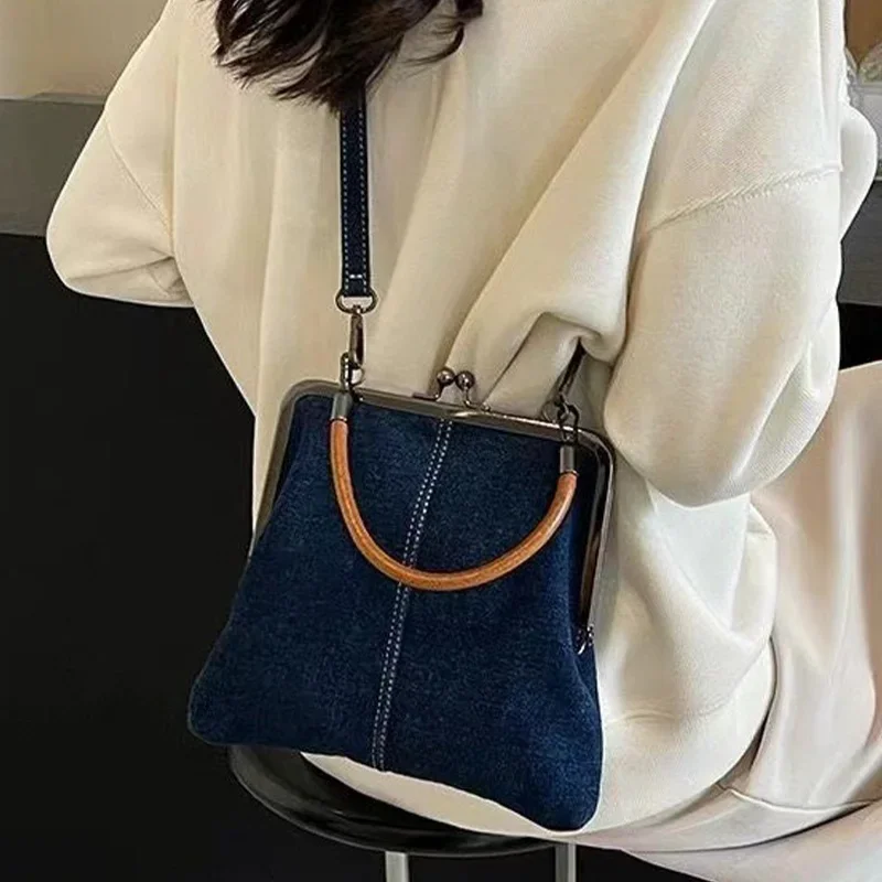 

Women's Denim Handbag Clutches with Kiss Lock Clasp Vintage Coin Purses Bag for Outdoor Portable Beach Wedding Top-Handle Bags