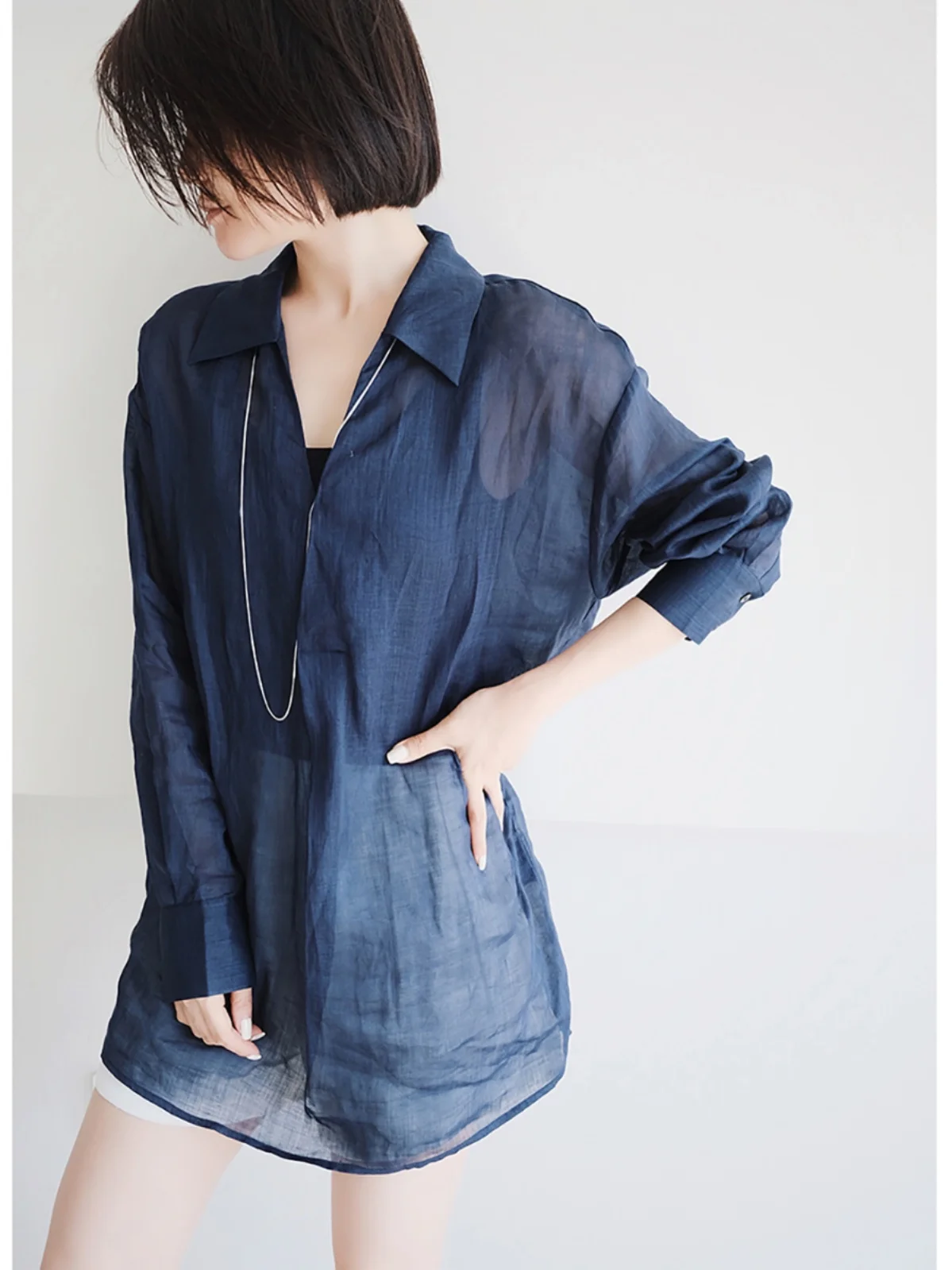 

Ladies' Linen Loose Long Sve V-Ne irt Cool Permeable Comfortable UV Protection Busin Casual Sle Pure Color