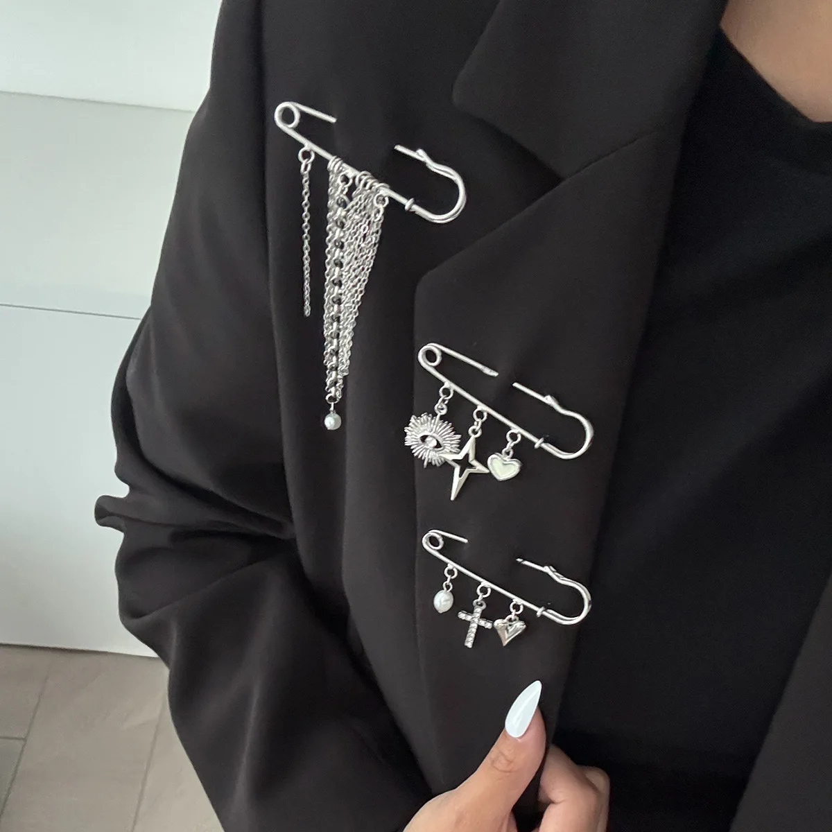 3pcs Heart Pearl Bow Brooch Detachable Tassel Fixed Clothes Pin Waist Buckle Button Clasps Trouser Leg Decorative Brooch Jewelry