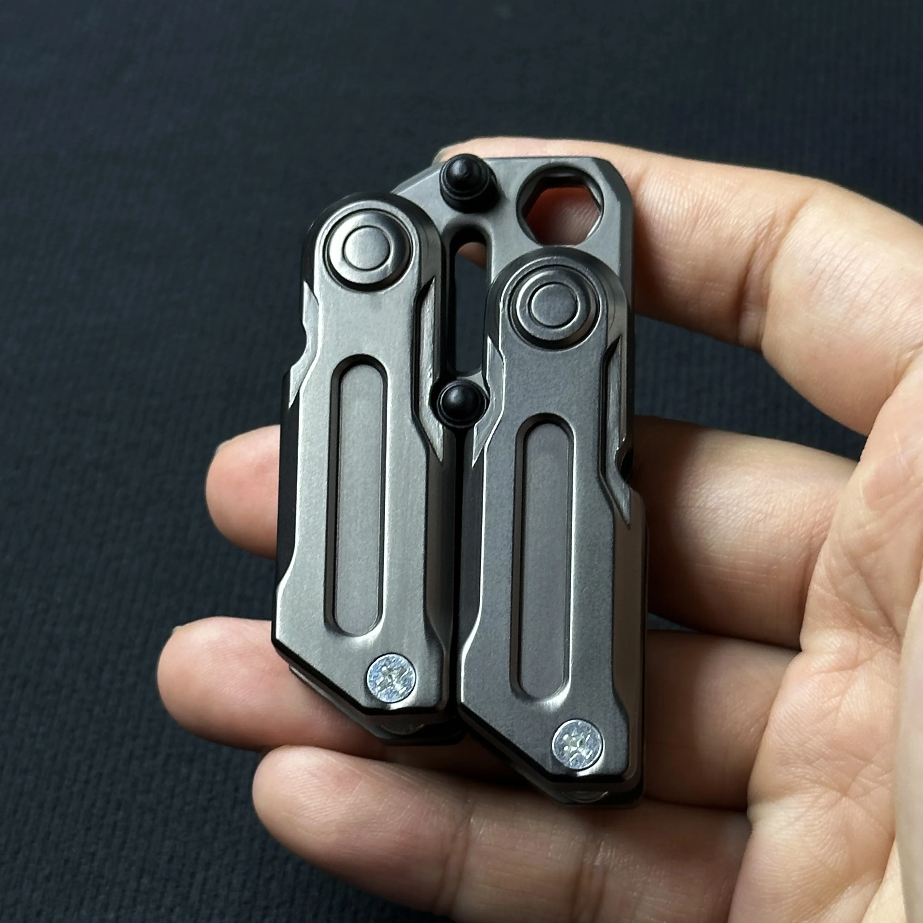 Fidget Slider Kompaktowy otwieracz do butelek EDC Wielofunkcyjny Fidget Slider Spinner Zabawka antystresowa Prezenty