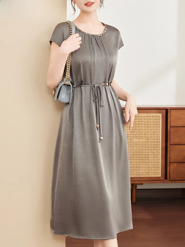 

Элегантная летняя шелковая атласная длинная юбка-миди с поясом для женщин среднего возраста, модная корейская модель, стройнящая фигуру