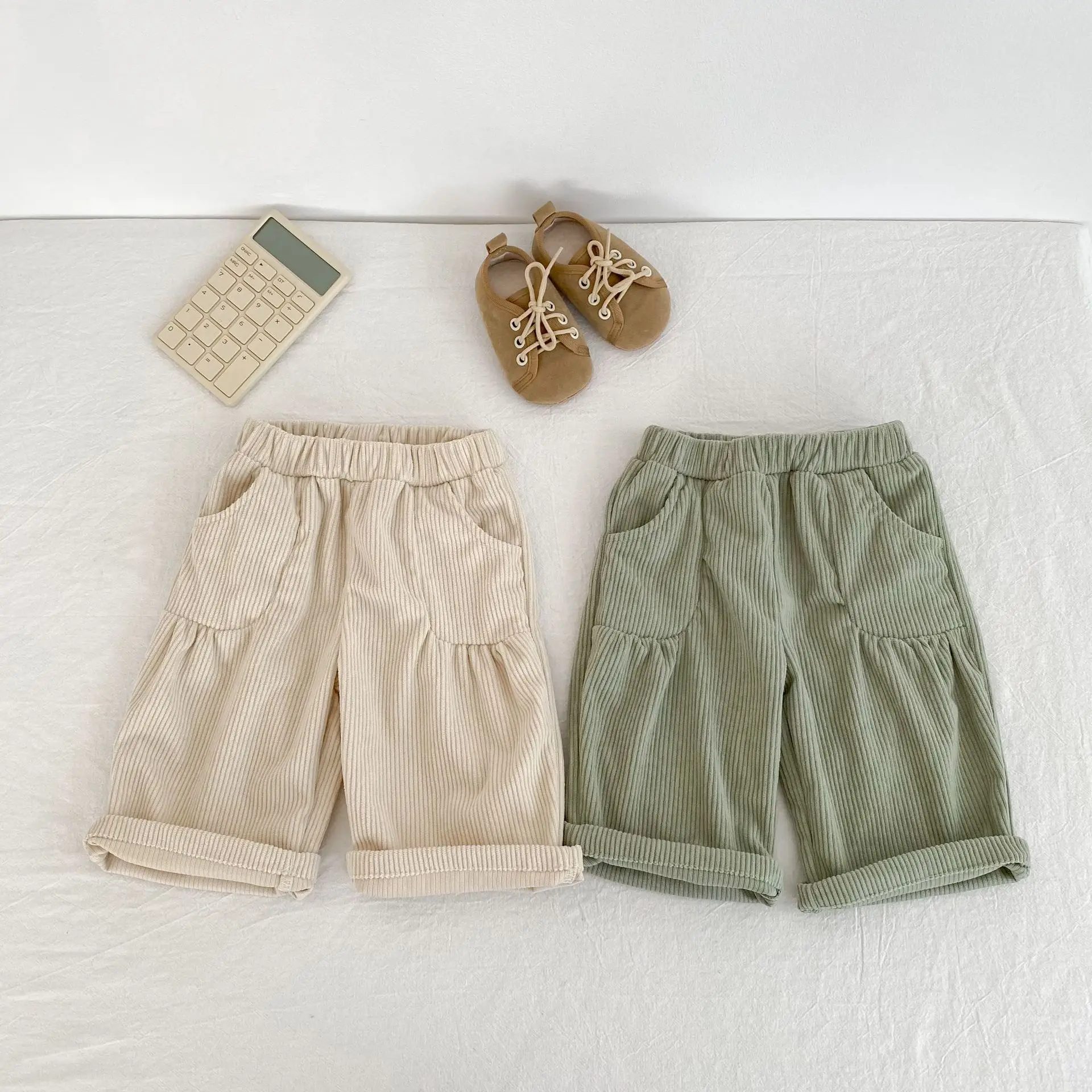 

Новинка осени 2024, детские вельветовые брюки, повседневные штаны для маленьких девочек, однотонные детские шаровары для мальчиков, одежда для малышей