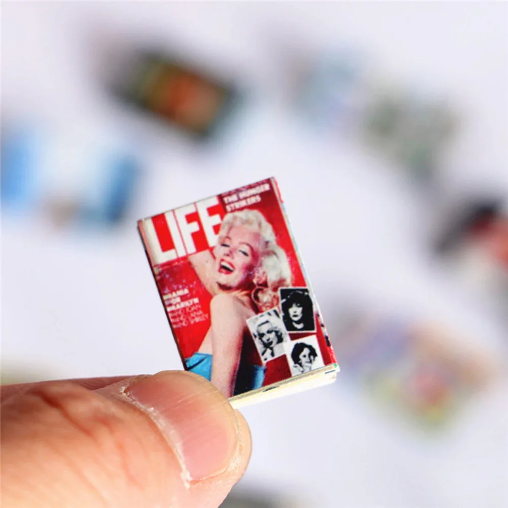 Miniature items Fashion Magazine/Newspaper Dollhouse Accessories For 1/6BJD 1/12 Dollhouse Decoration Scene Simulation Props Toy