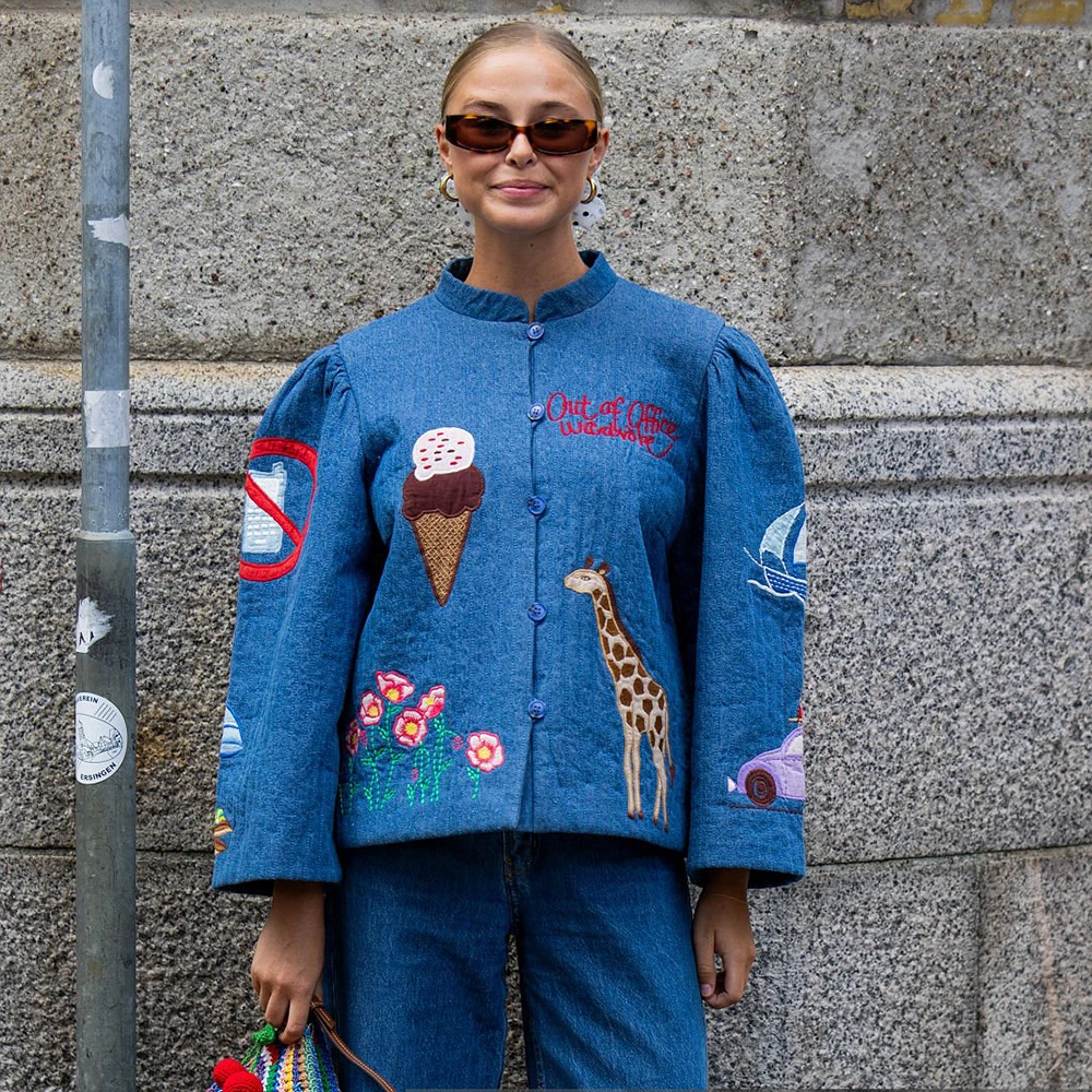 

Джинсовая куртка с мультяшной вышивкой, женская зима-весна, воротник-стойка, свободное стеганое короткое пальто, свободная теплая стеганая верхняя одежда, уличная одежда