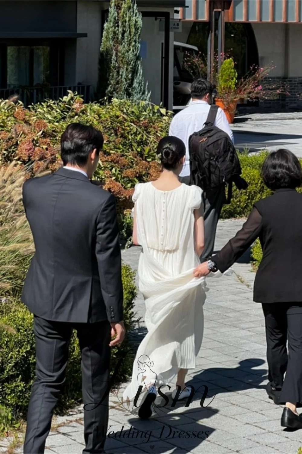 Lism Graceful Korean O-Neck Short Sleeves Wedding Dresses Ivory Pleated Ruched Vintage Bride Gowns Korea Photoshoot Customized