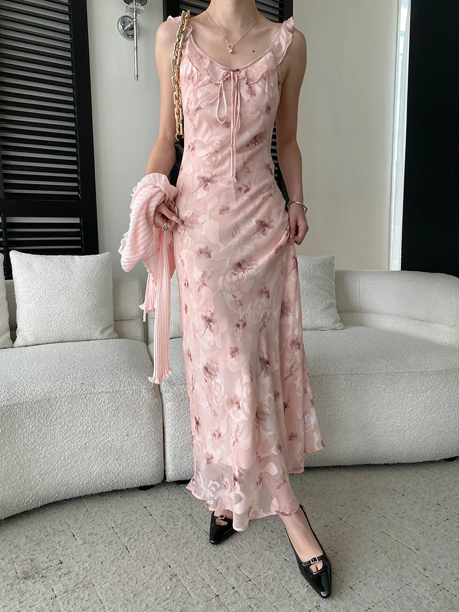 Frühlings- und Sommer-Set für Damen: Rüschenkleid mit Schnürung und Blumenmuster sowie Strickjacke – Detail 5