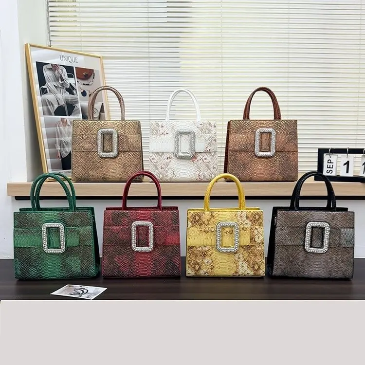 

Шикарная квадратная сумка через плечо, новинка 2023 года для женщин, многофункциональная сумка через плечо со стразами, просторная рабочая сумка для поездок на работу