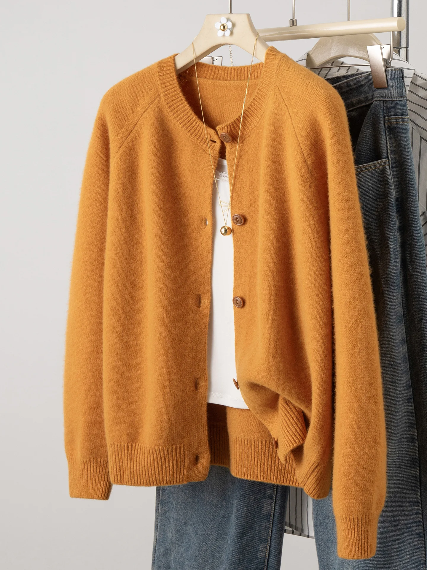 

Осенний вязаный кардиган с круглым вырезом, женский свитер из чистого кашемира, высококачественный вязаный толстый мягкий восковой свитер, пальто