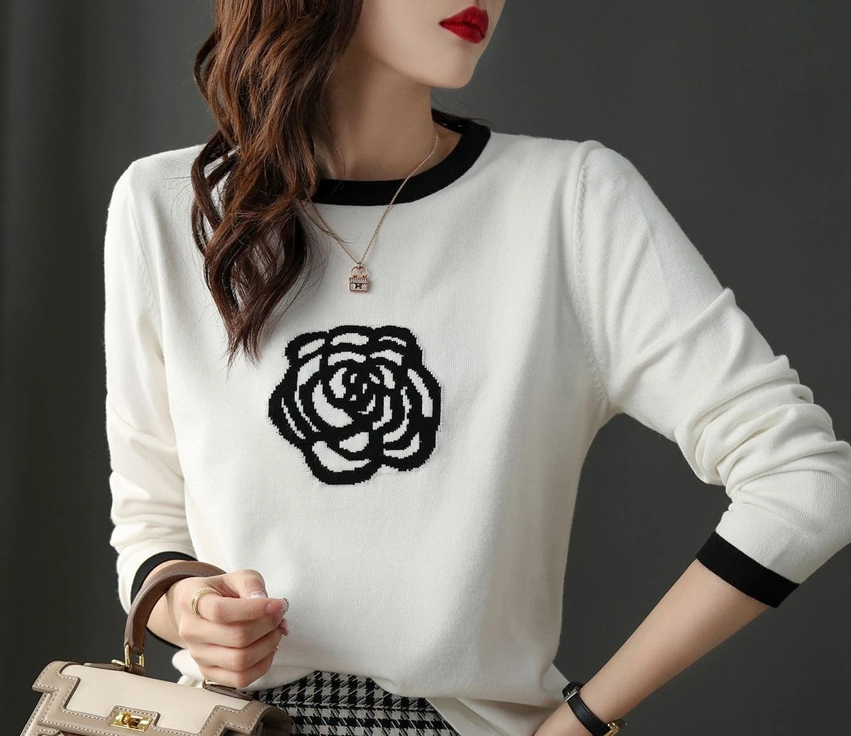 2024 New Fragrance Tea Flower Long Sleeved Round Neck Fashionable Plus Size Loose Western Style Knitted Sweater for Women