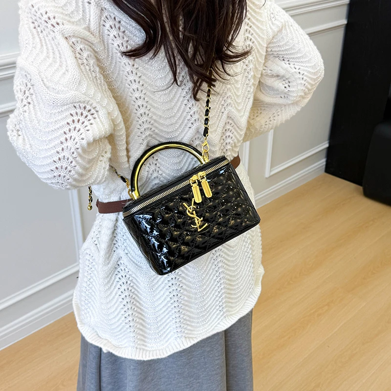 Elegancka damska skórzana torebka na ramię, luksusowa, klasyczna, designerska listonoszka, torba do noszenia na co dzień.