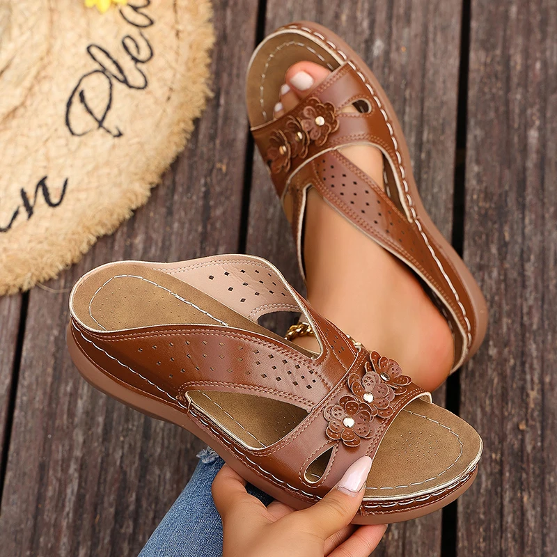 

Женские сандалии на танкетке с цветочным декором в стиле ретро, летние легкие нескользящие сандалии на платформе, большие размеры до 43, пляжная обувь из искусственной кожи