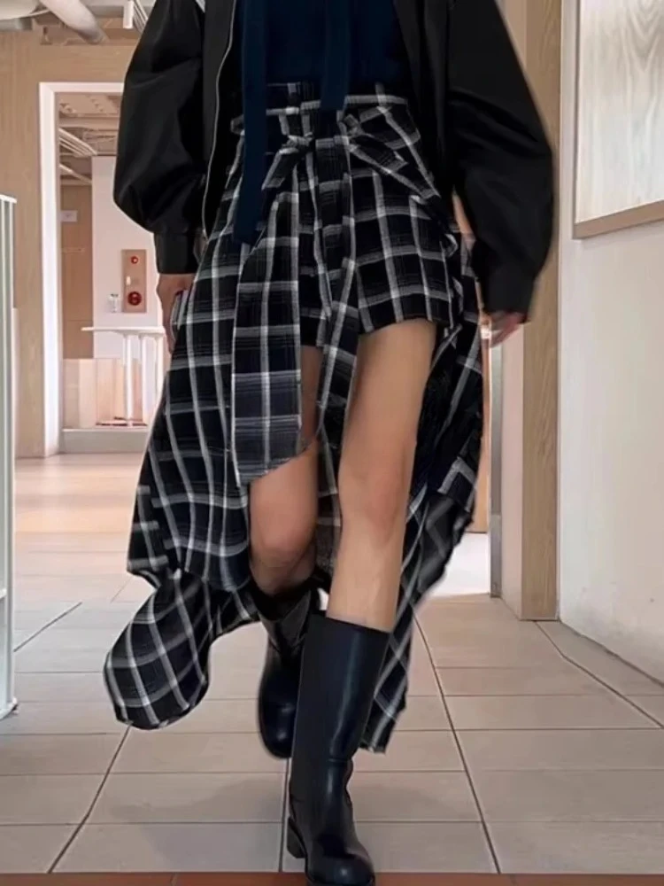 New 2025 Korean Fashion Vintage Black Plaid Skirt Women Y2k High Waist Irregular Retro Skirt Chic Desing Sense All-match Clothes