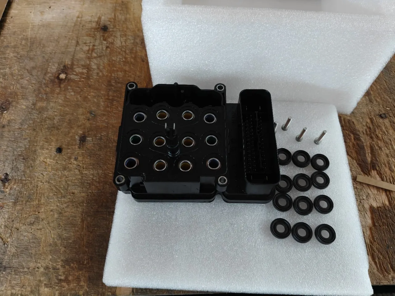 Suitable For 05-10 Brake Abs Module 5142251aa