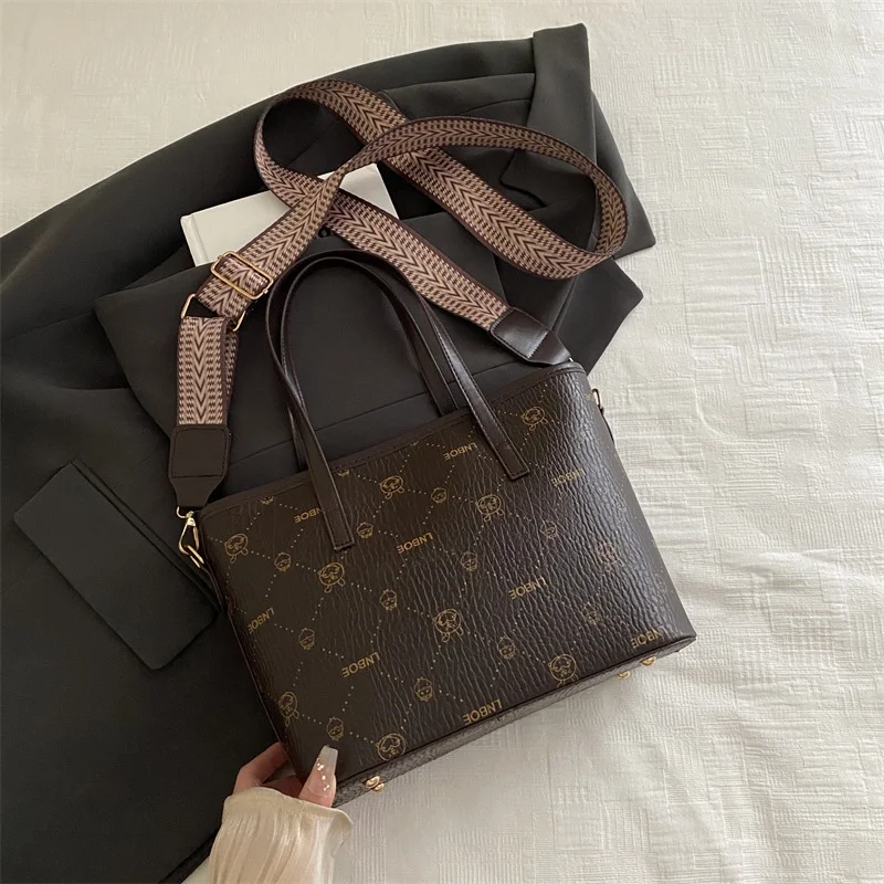 

Модная универсальная женская сумка, новый стиль, сумка через плечо в форме медведя, мягкая сумка-ведро с подкладкой из полиэфирного волокна на молнии