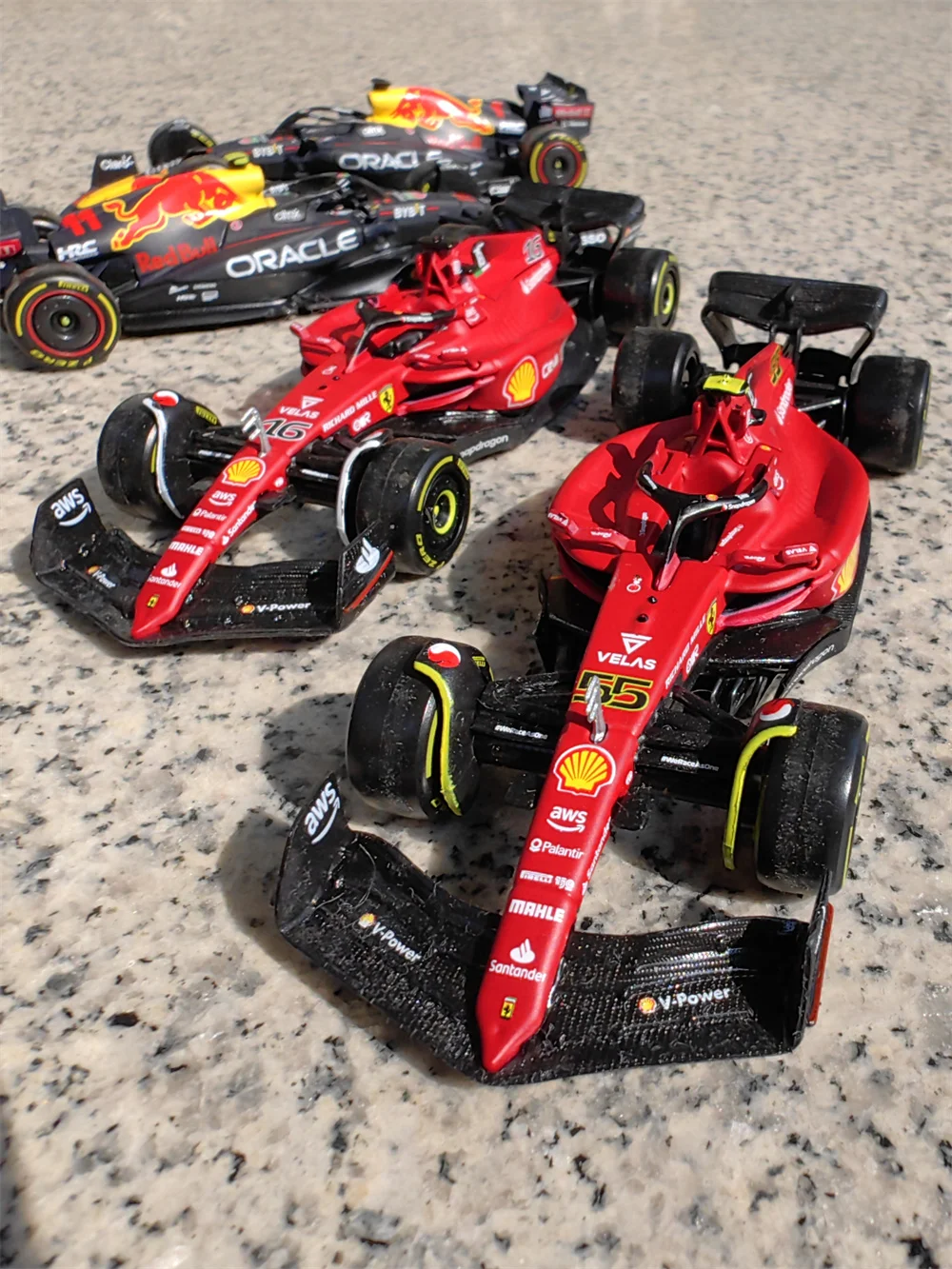 Bburago 1:43 Ferrari F1 Car Models #16 Leclerc #55 Sainz Alloy 2022 F1 Scuderia Luxury Vehicle Diecast Cars Model Gifts for Boys