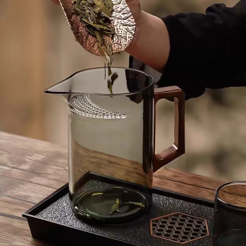 High Borosilicate Wooden Handle Glass Tea Pitcher Fair Cup Chahai Tea Divider Tea Maker with Crescent Filter Kungfu Tea Set