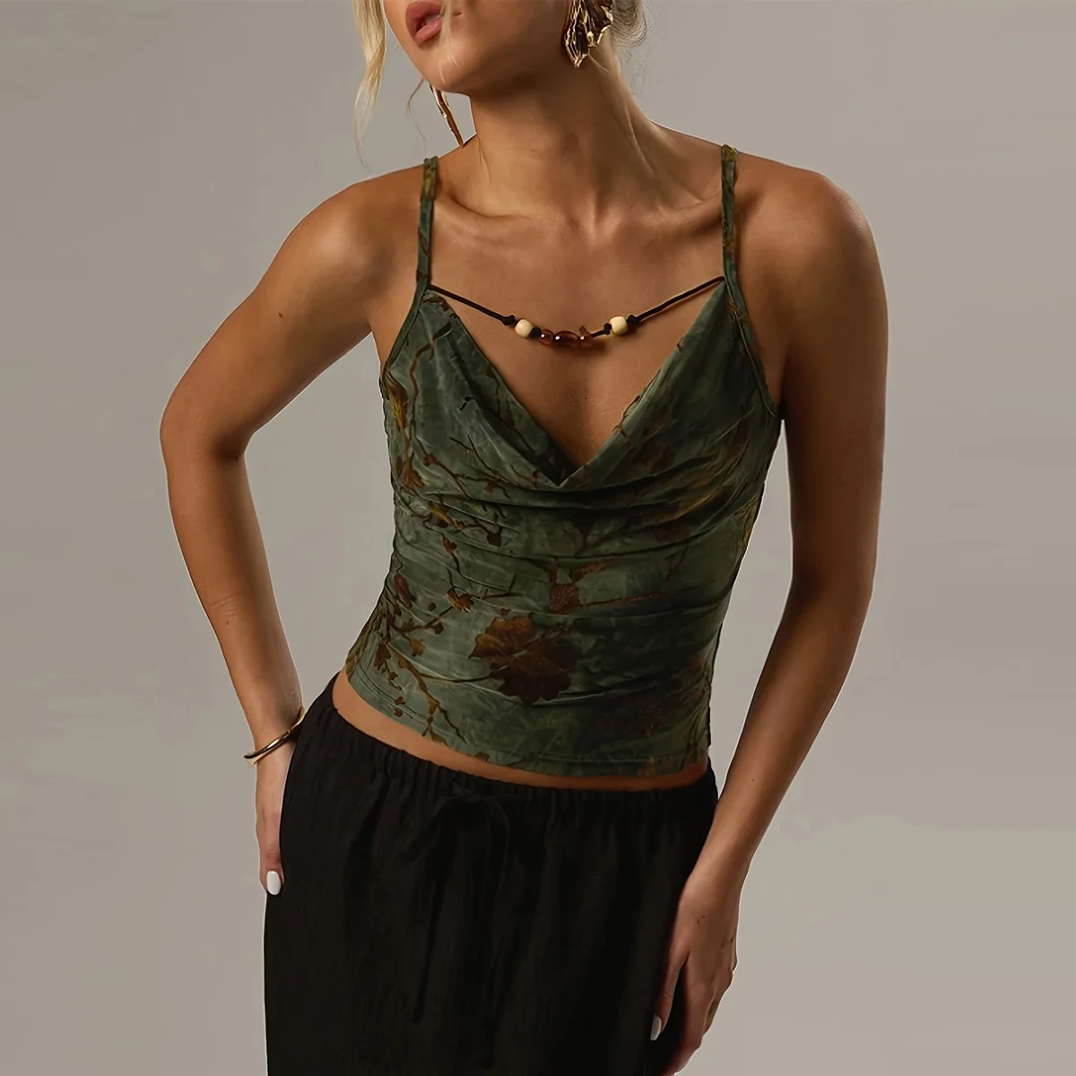 Nowa seksowna dopasowana bluzka crop top bez ramiączek z żakardu z dekoltem w serek w stylu europejskim i amerykańskim, kolekcja jesień 2025