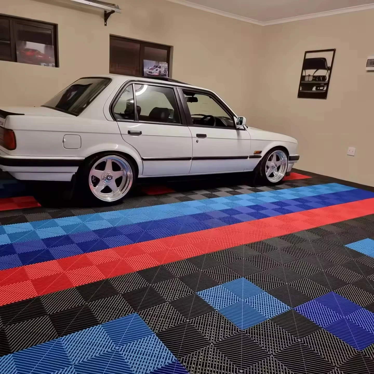 

40X40X1.8CM Low MOQ Factory Direct Sale Non Slip Interlocking Garage Floor Tiles Garage Floor Mat for Carwash Detailing Shop