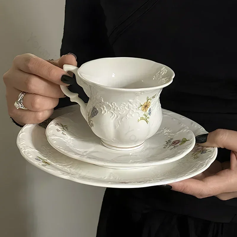 Vintage French Style Coffee Cups High End Afternoon Tea Ceramic Coffee Cup and Plate Set Exquisite Household Tableware