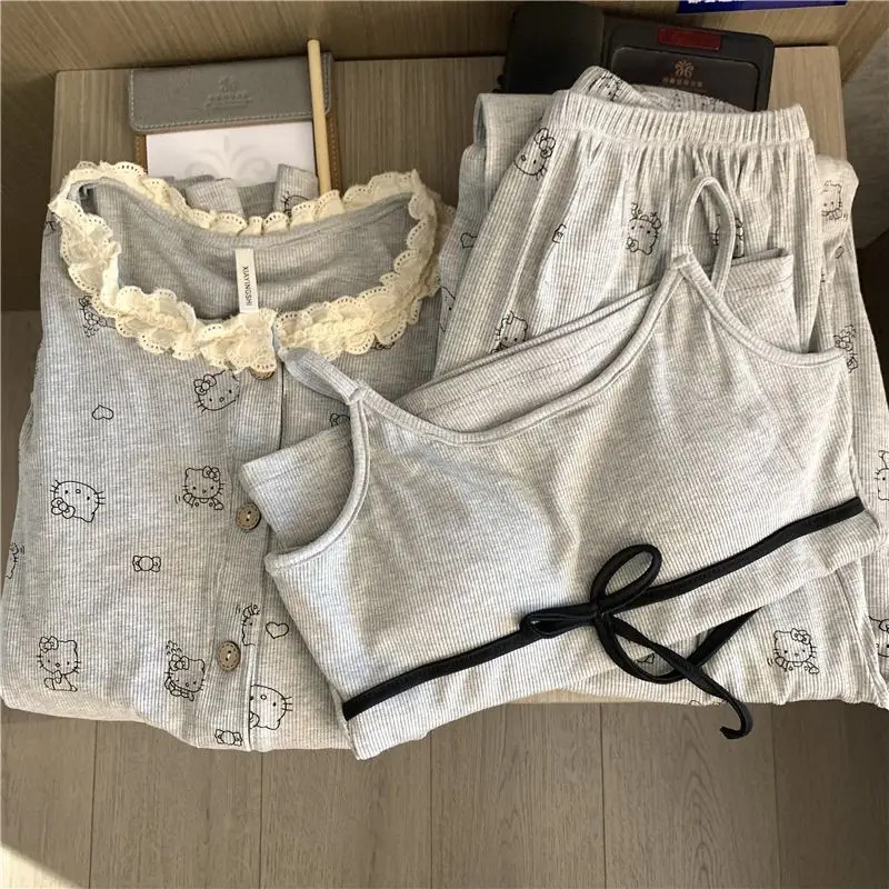 Sanrio süßer Pyjama, Hello Kitty-Pyjama, süß, süß, mit Brustpolster, langen Ärmeln, Mädchen-Frühlings- und Herbst-Stil, Heimkleidungsset