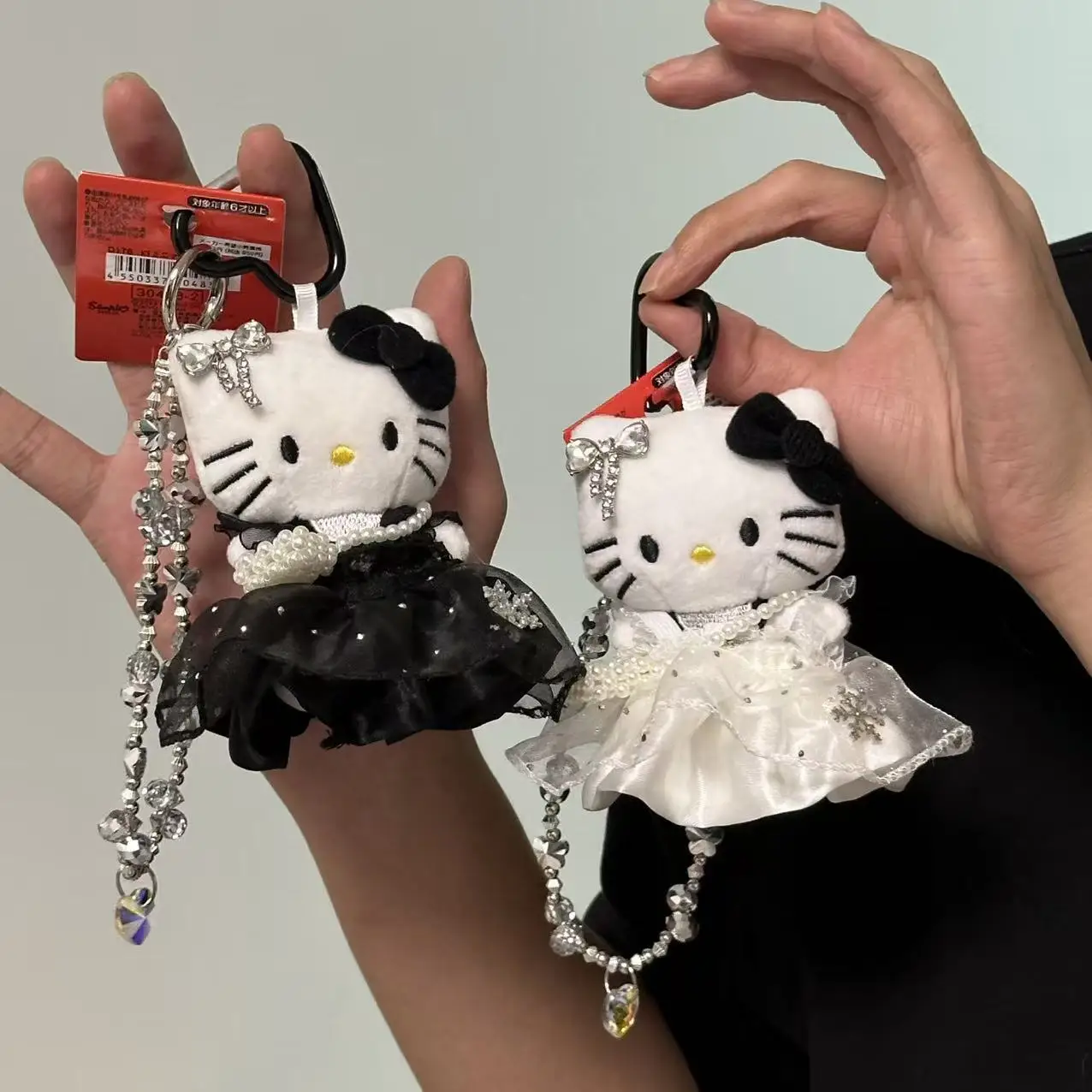 

Original Bridal Hello Kitty Puffy Skirt Handbag Charms Plush Cute Cartoon Backpack Pendant Girl Christmas Day Birthday Gift