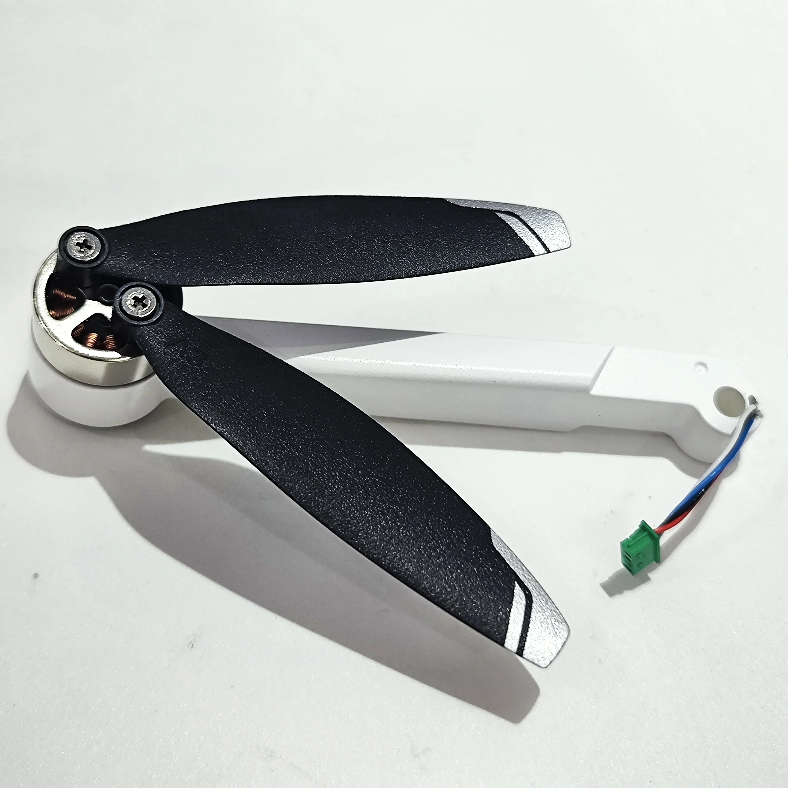 

Запасная часть для квадрокоптера S-X1: задний луч (плечо) с бесщеточным двигателем и пропеллером для складного GPS-дрона на радиоуправлении