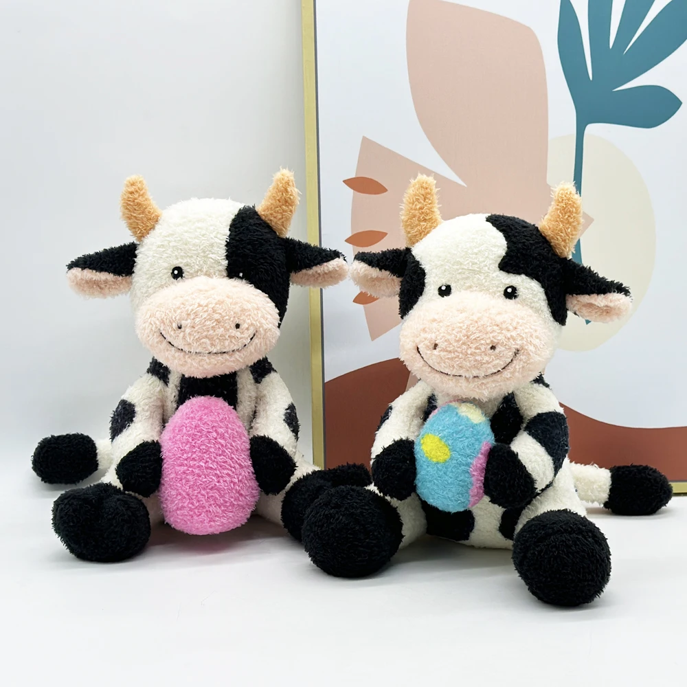 Jouet en peluche de vache de Pâques, jouet de dessin animé amusant, tenant une vache de producteurs rélavoisier, cadeau de Pâques, poupée de décoration de chambre