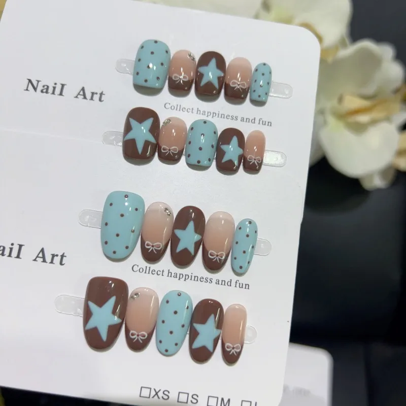 2025 nuevo 10 Uds hecho a mano francés corto prensa en uñas azul marrón lunares arco diseño de estrella uñas postizas usables puntas de Arte de uñas