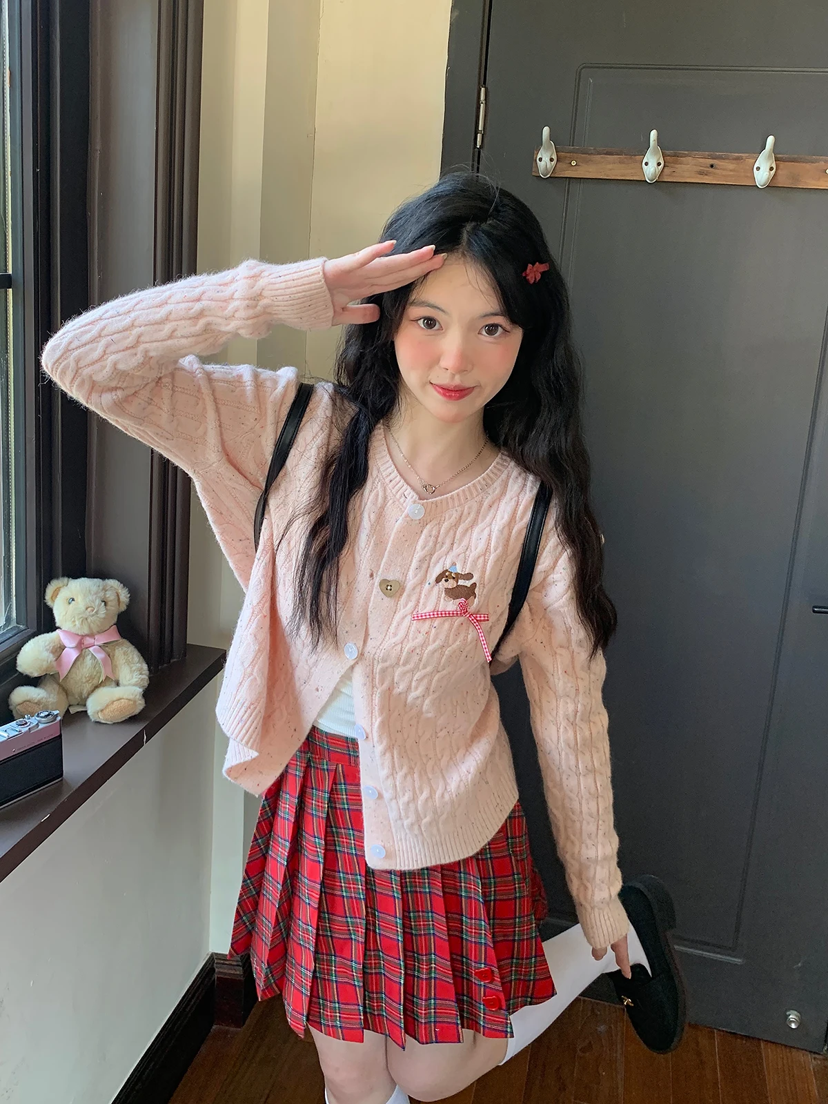 

Женский кардиган Bibibency Sweet Cute Pink Twisted Knit: свободный крой, повседневный стиль, длинный рукав, весна-осень-зима