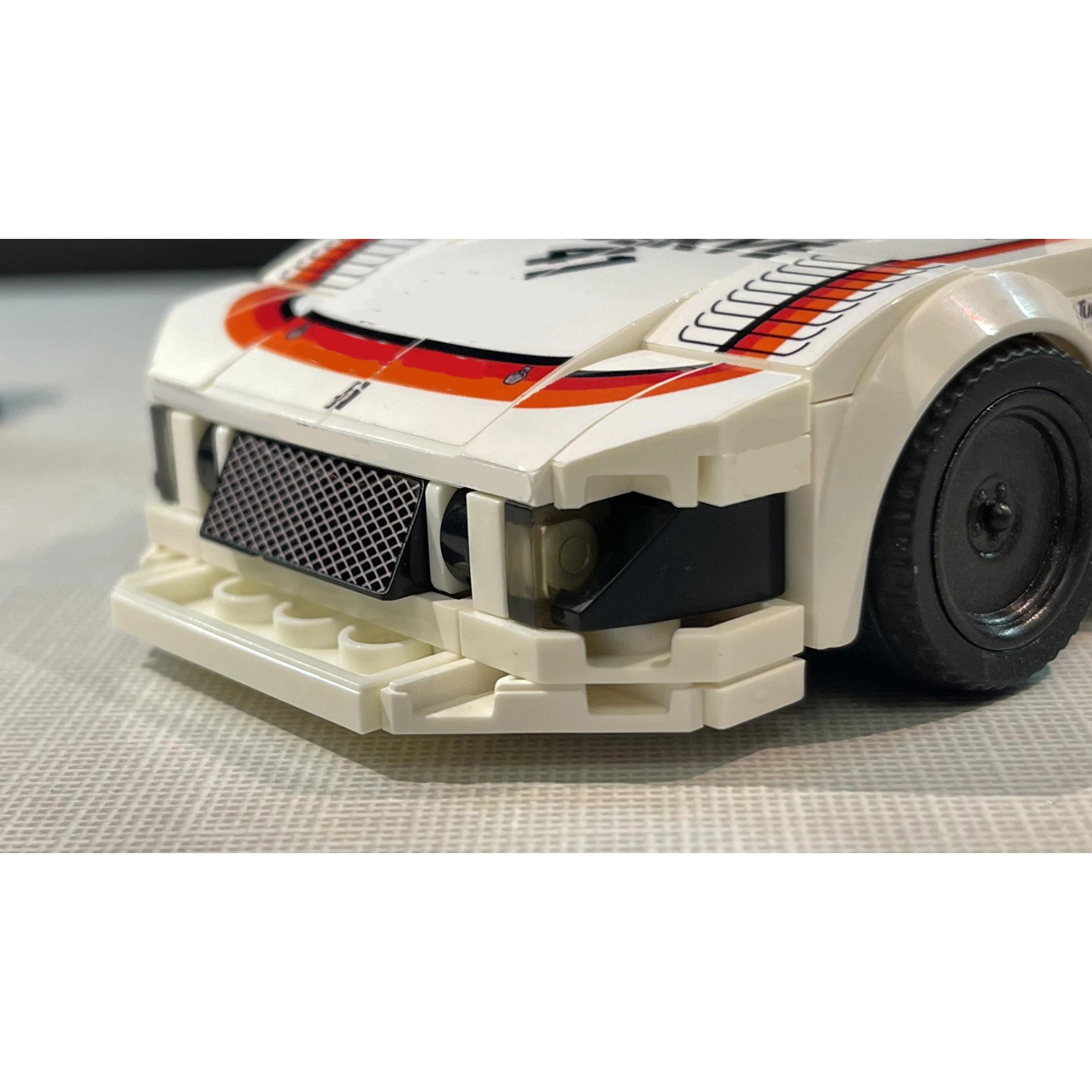 Poladeer 320PCS MOC DIY Auto Racing Kremer 935 K3 Bausteine Montagemodell Spielzeug Freund Kinder Geburtstagsgeschenke – Detail 6