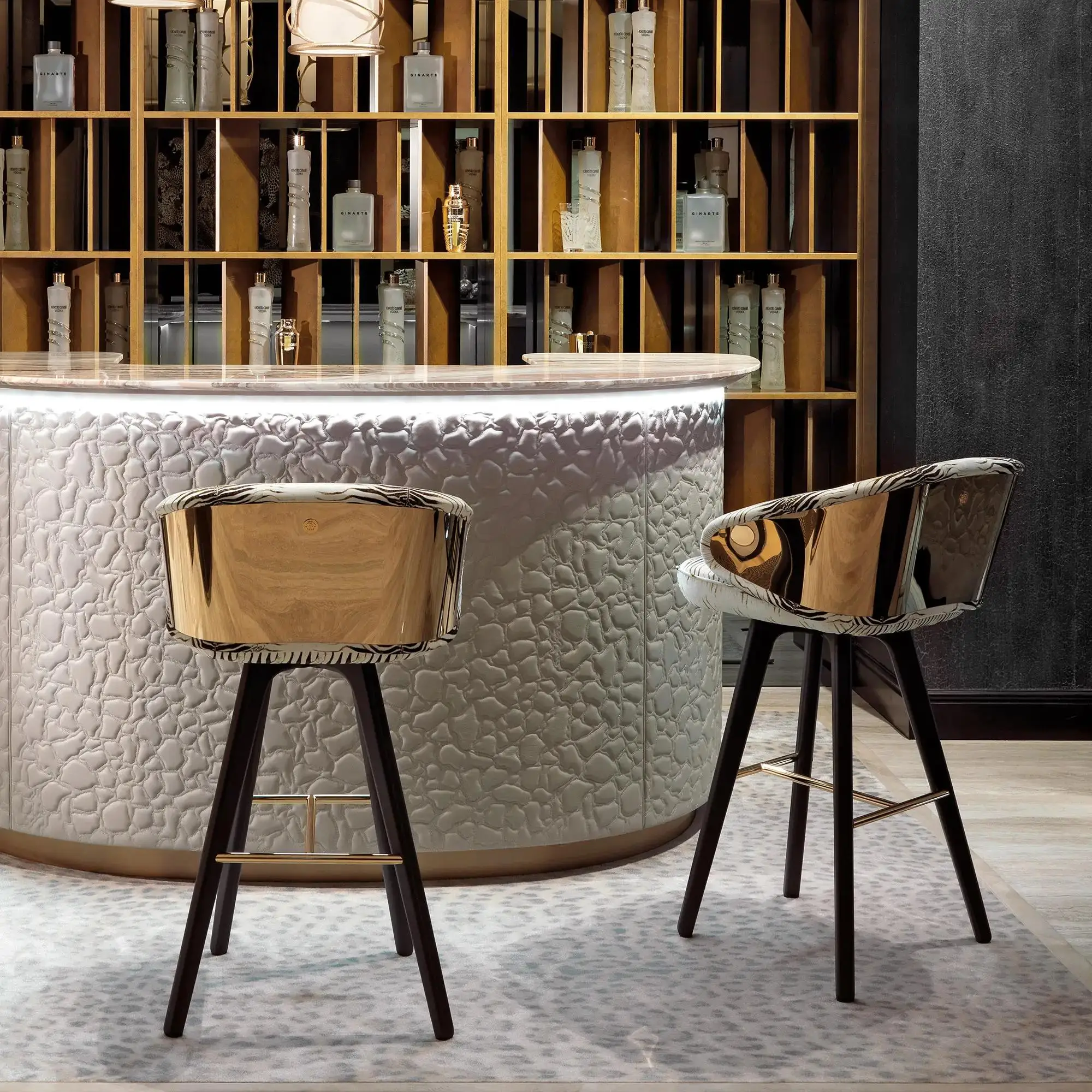 Luxury Metal High-Back Bar Stool Home Bar Chair Italian-Style Backrest Stool Solid Wood High-Back Bar Chair  Leopard-P