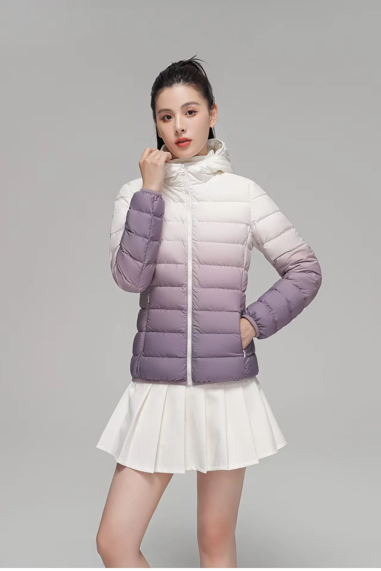 Donsjack voor dames Lichtgewicht donsjack Korte capuchon Witte eendendons Winterjas Gradiëntkleur, zacht en warm