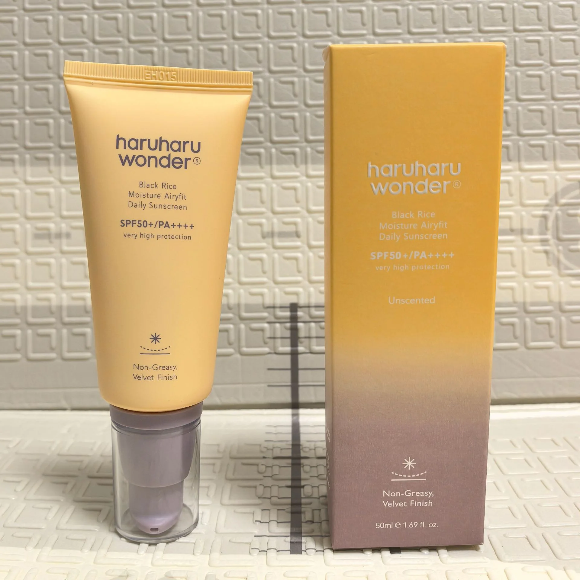 SPF50+ Broad Spectrum Waterproof Sunscreen Body Lotion, Oil-Free, Long-Lasting 8 Hours Sun Protection, Non-Greasy & Lightweight,