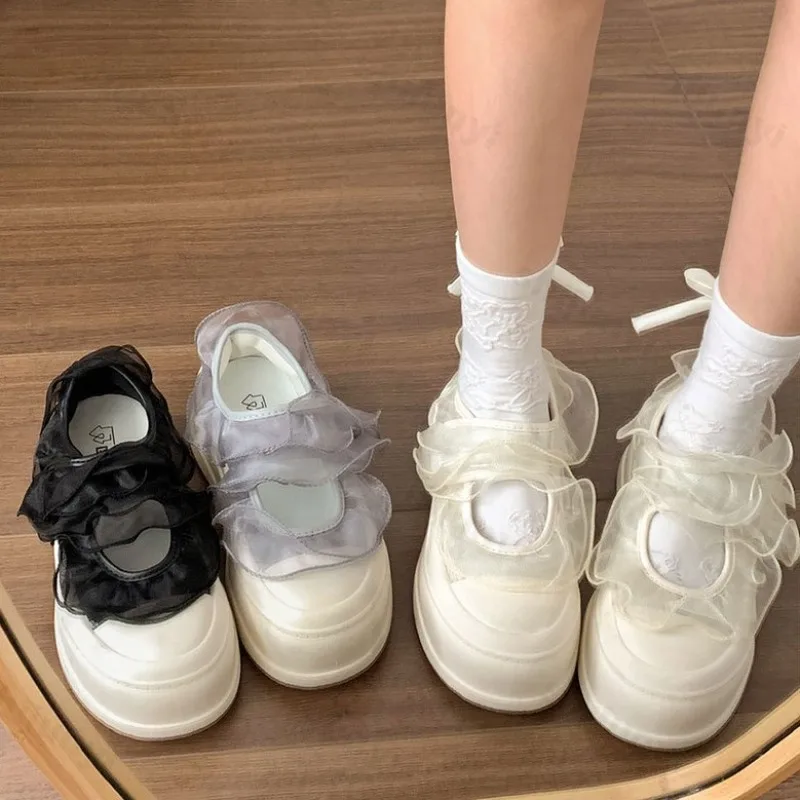 

Элегантные повседневные туфли на толстой подошве с неглубоким носком для женщин, осень 2024, новые удобные универсальные туфли Мэри Джейн с кружевным дизайном