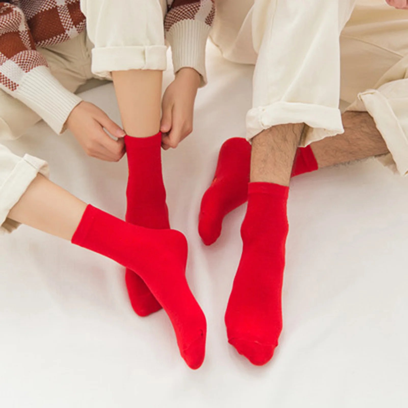 Animal Year Red Socks Attractive Bright Color Acrylic Fiber Breathable Middle Socks for Families Calcetines para parejas