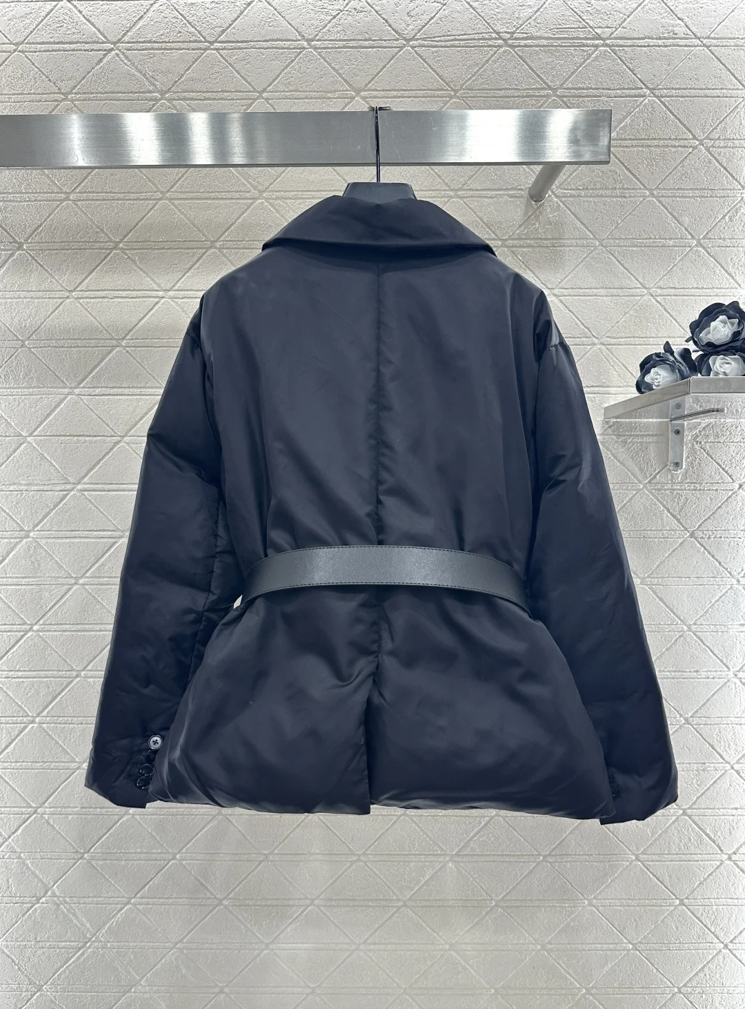 

New autumn and winter women's lapel, belt, suit, cinched waist down jacket, light, warm and luxurious winter jacket