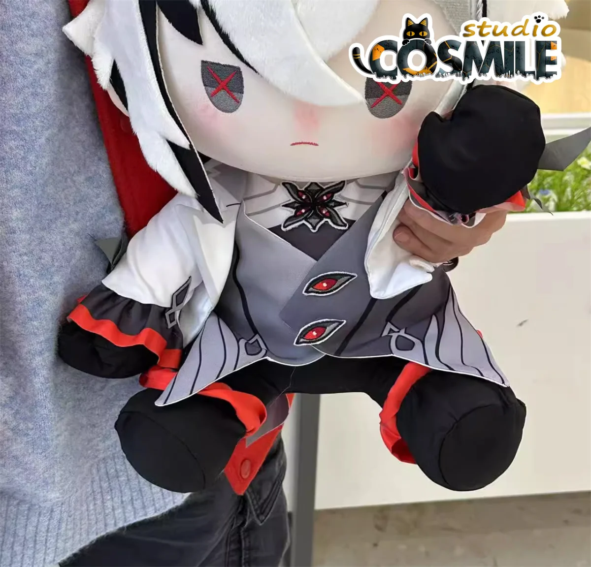 Genshin Impact Peruere  Sigurルри Utilizcoーレ Nakon Allahjino hij Knave Fatui Gevulde Plushie 40cm Pluche Zittende Pop Lichaamskleding Cadeau MT May