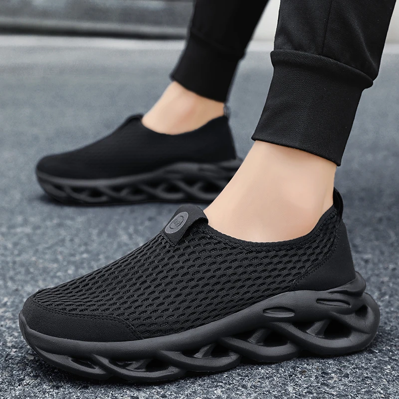 New Men's Shoes Casual Breathable Walking Outdoor Soft Hollow Mesh Light Fashion Fried Dough Twists Soled Sneakers